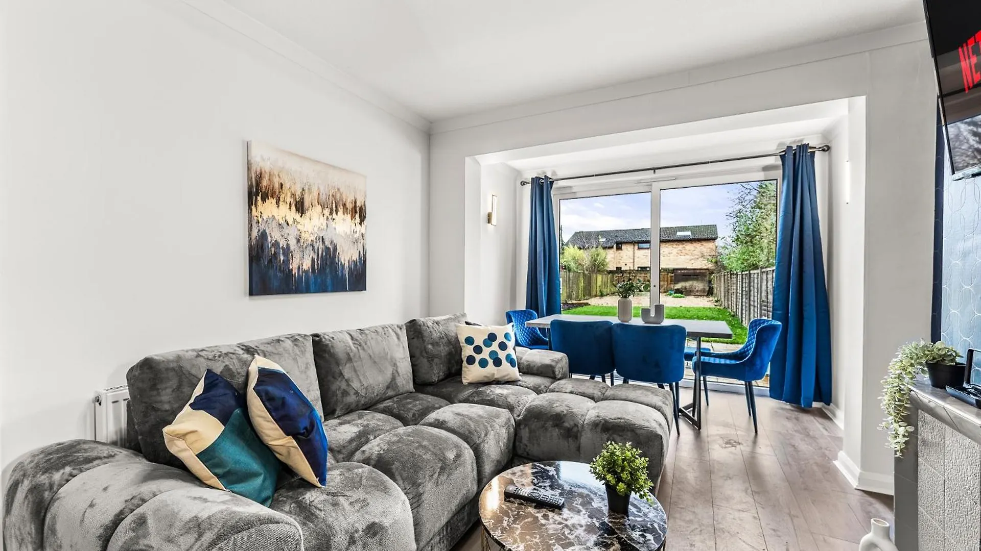Villa Gorgeous Abode In Cambridge - Pet Friendly!