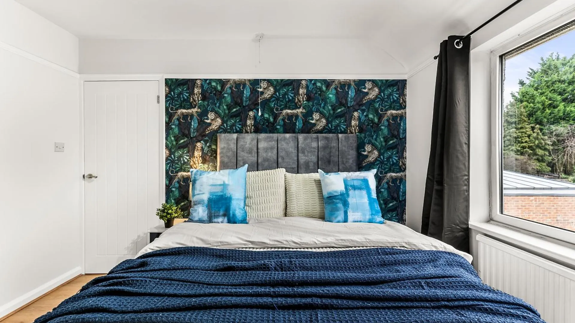 Villa Gorgeous Abode In Cambridge - Pet Friendly!