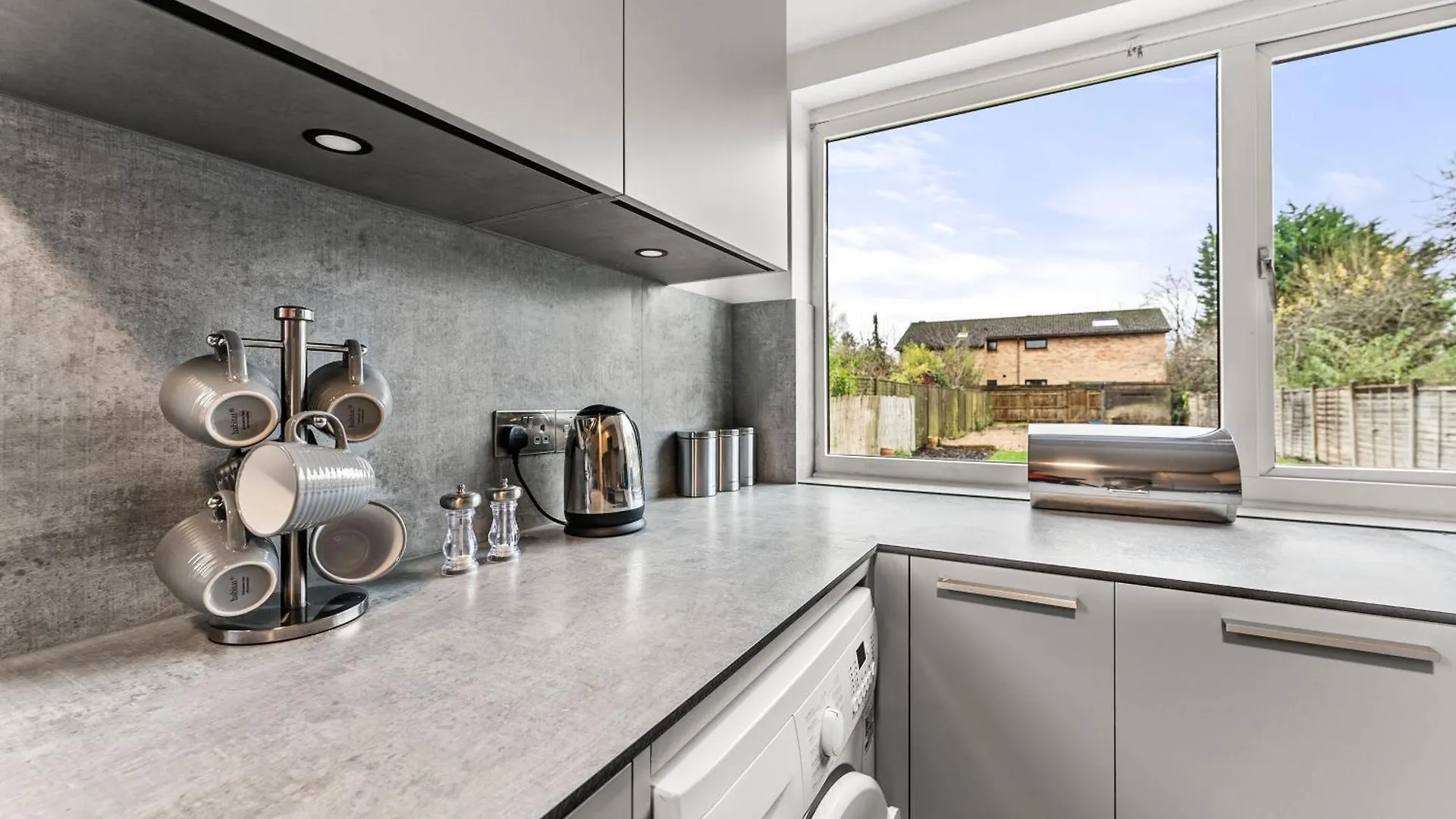 Villa Gorgeous Abode In Cambridge - Pet Friendly!